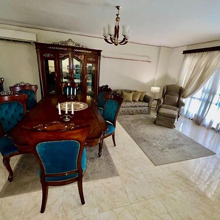 Luxurious 3 Bedroom Rustic Apartment Overlooking Huge Garden - For Families And Couples Kairó Kültér fotó