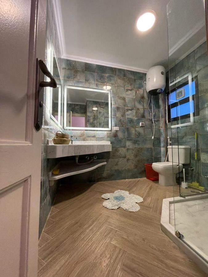 Luxurious 3 Bedroom Rustic Apartment Overlooking Huge Garden - For Families And Couples Kairó Kültér fotó