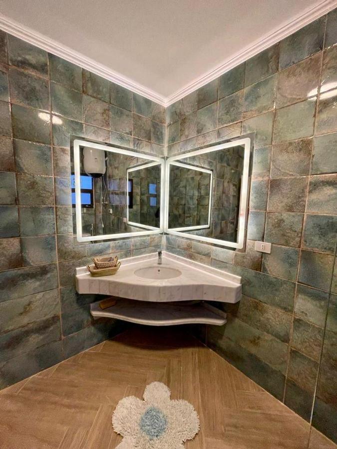 Luxurious 3 Bedroom Rustic Apartment Overlooking Huge Garden - For Families And Couples Kairó Kültér fotó