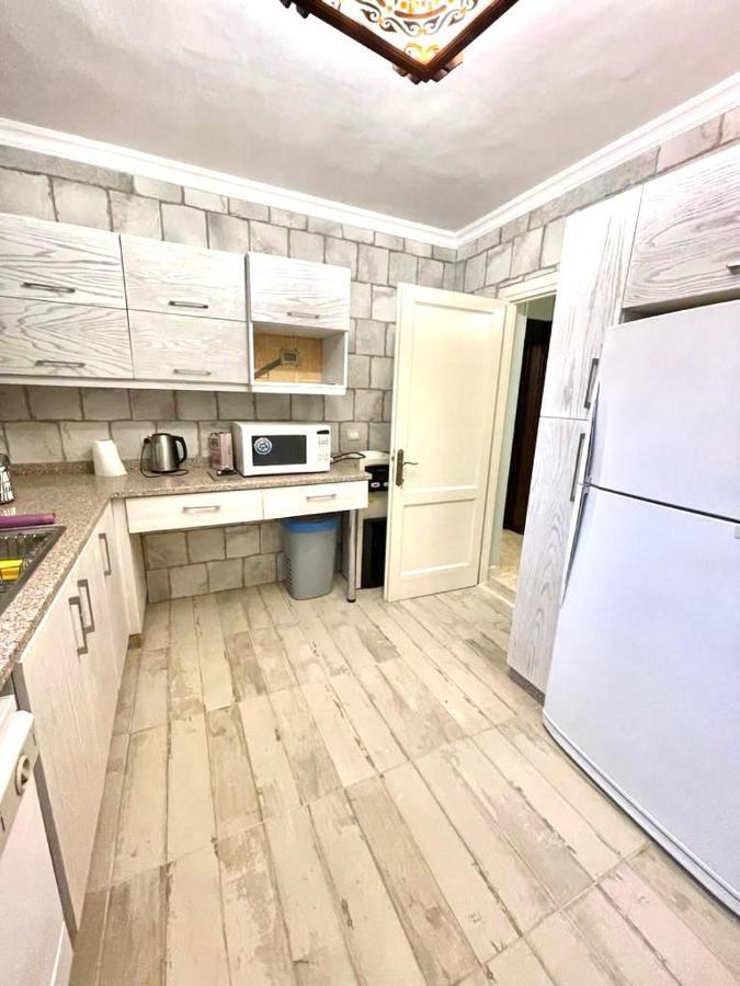 Luxurious 3 Bedroom Rustic Apartment Overlooking Huge Garden - For Families And Couples Kairó Kültér fotó