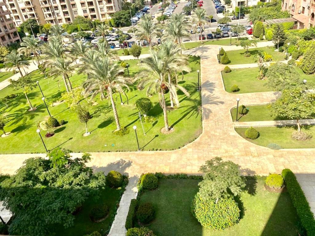 Luxurious 3 Bedroom Rustic Apartment Overlooking Huge Garden - For Families And Couples Kairó Kültér fotó