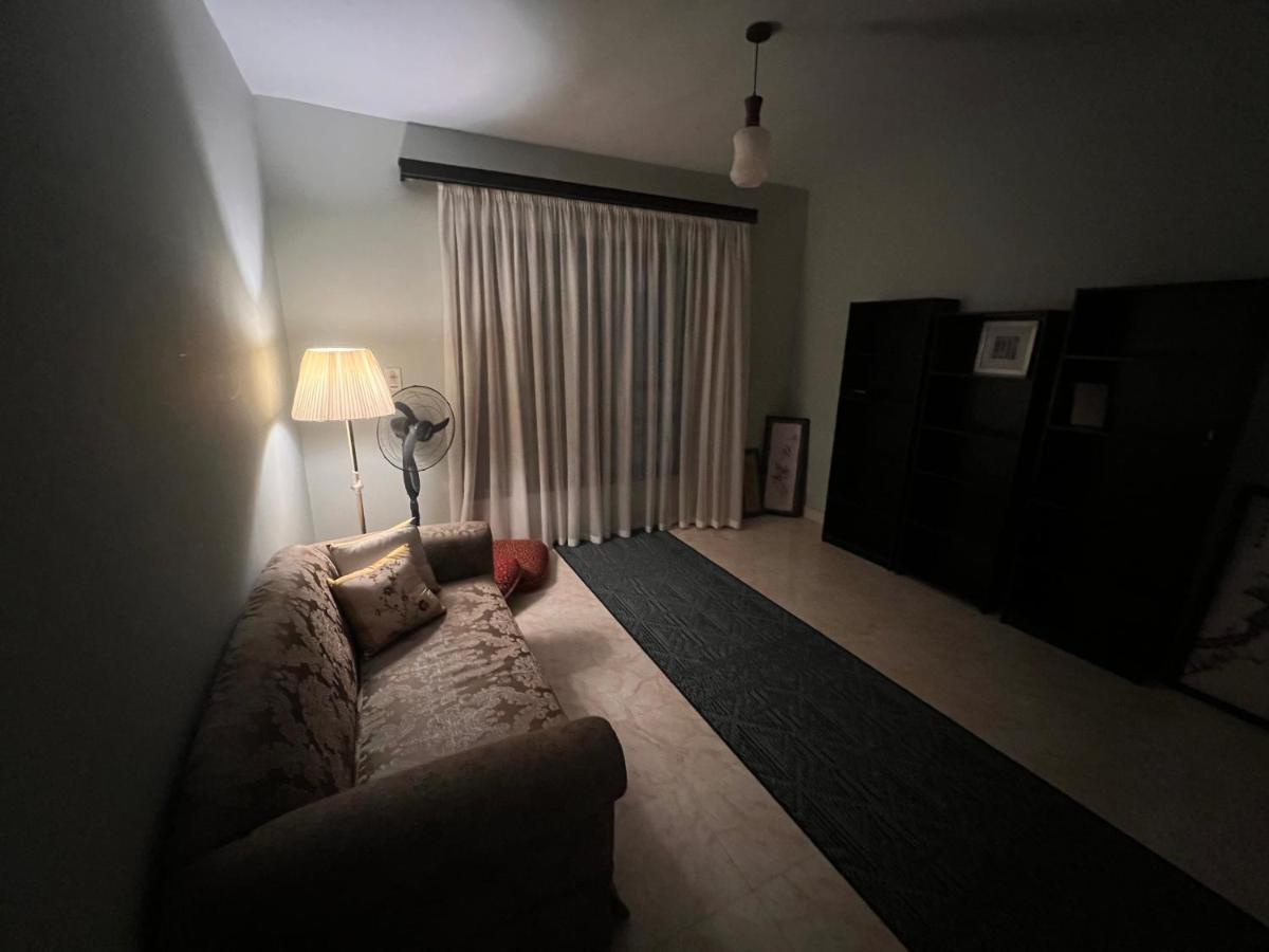 Luxurious 3 Bedroom Rustic Apartment Overlooking Huge Garden - For Families And Couples Kairó Kültér fotó