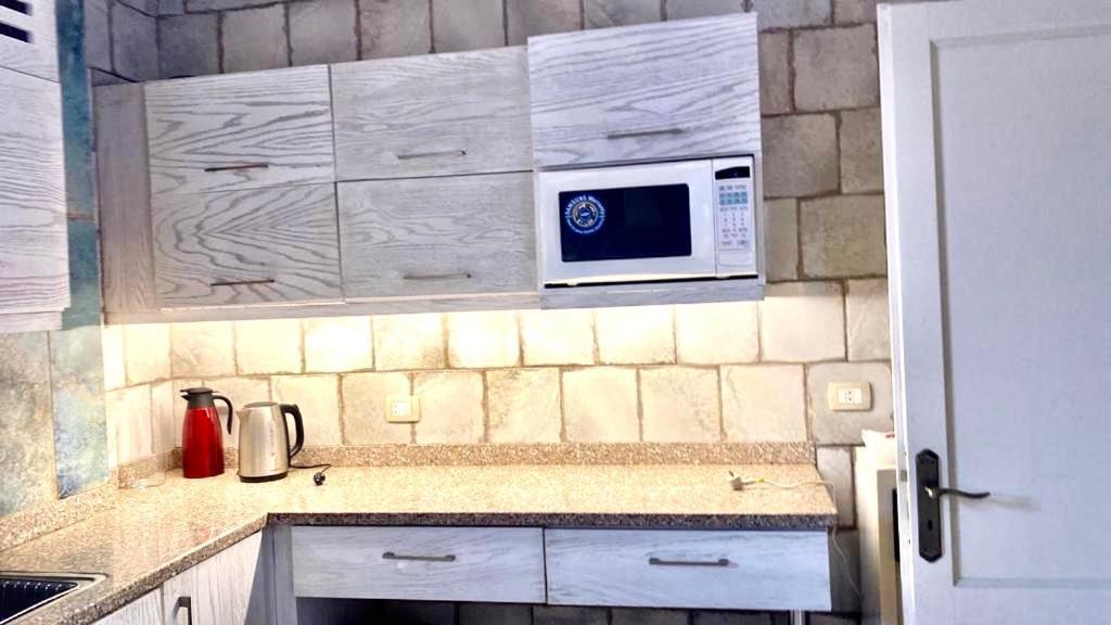 Luxurious 3 Bedroom Rustic Apartment Overlooking Huge Garden - For Families And Couples Kairó Kültér fotó