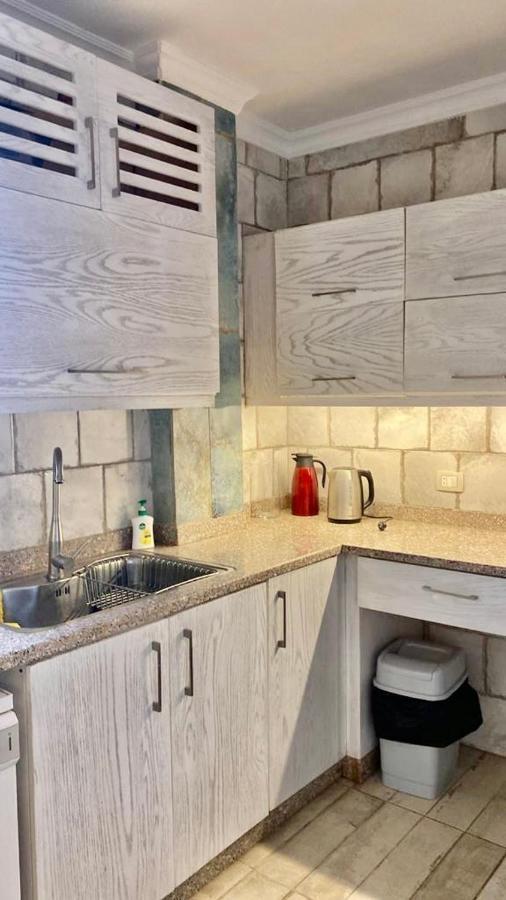 Luxurious 3 Bedroom Rustic Apartment Overlooking Huge Garden - For Families And Couples Kairó Kültér fotó