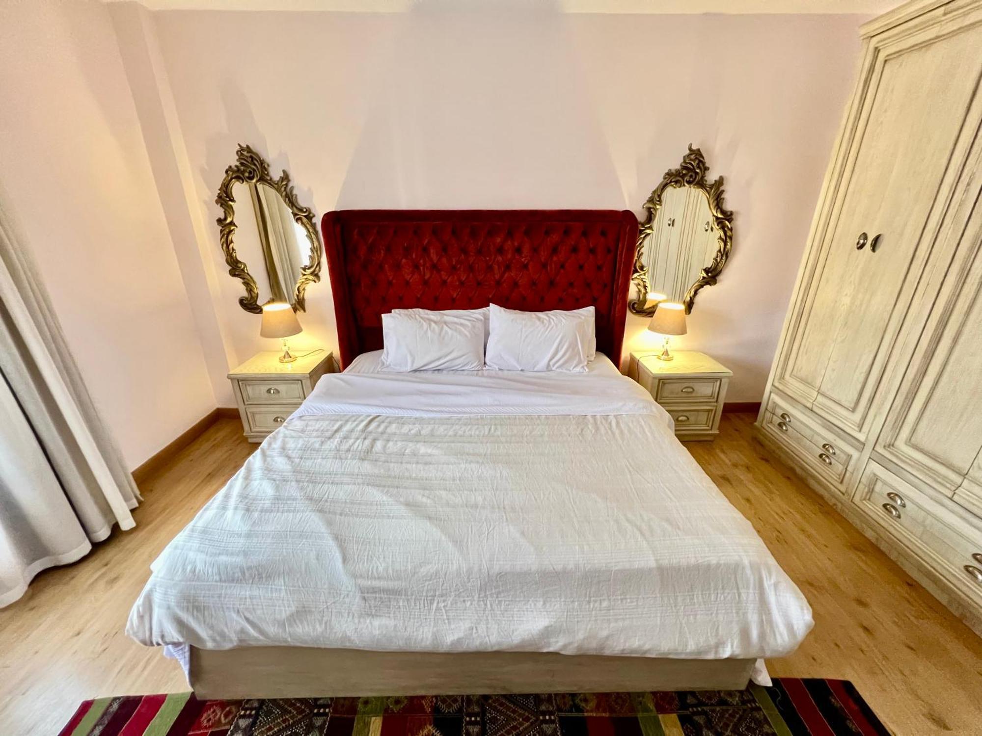 Luxurious 3 Bedroom Rustic Apartment Overlooking Huge Garden - For Families And Couples Kairó Kültér fotó